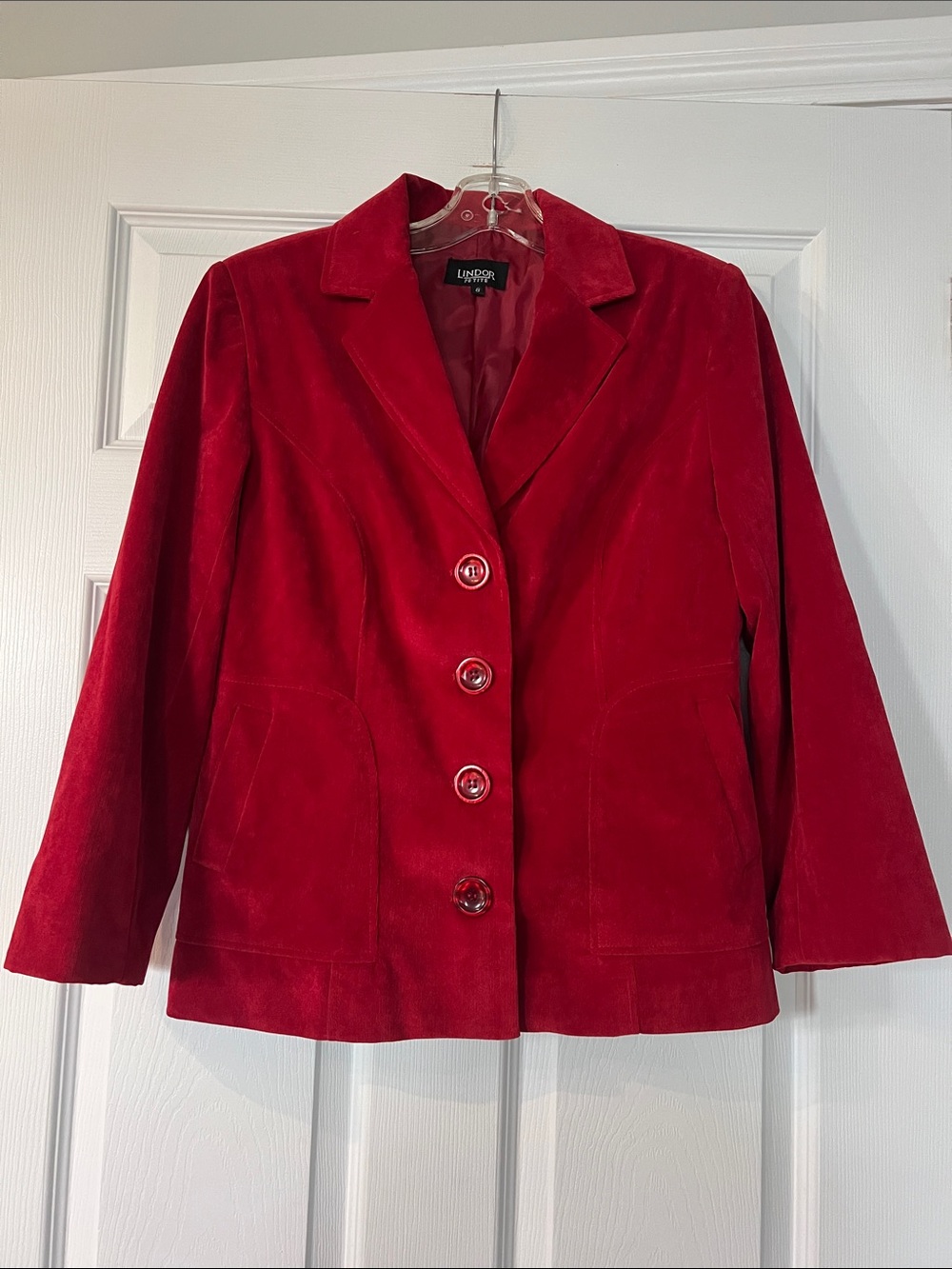Lindor Women's Red Velvet Single-Breasted Blazer